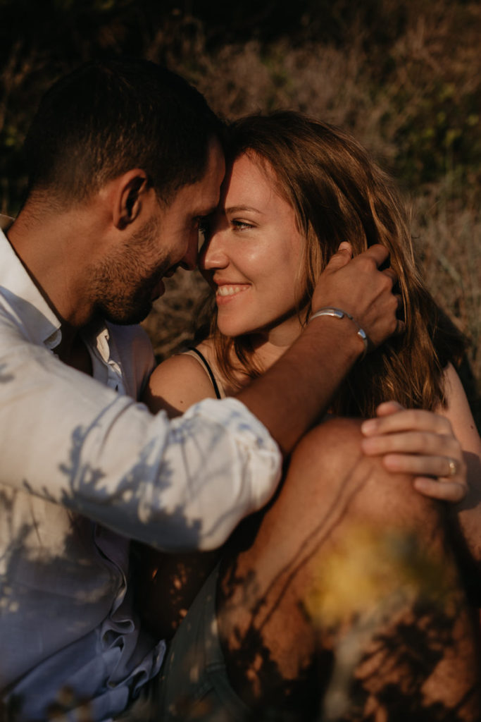 seance photo couple plage nice - photographe couple antibes - seance photo engagement - reportage photo mariage antibes - lucie allard photographe