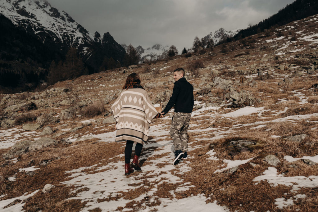 seance photo couple plage nice - photographe couple antibes - seance photo engagement - reportage photo mariage antibes - lucie allard photographe