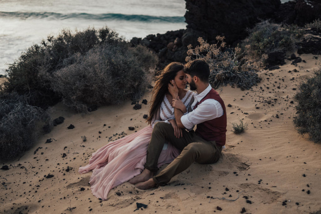 engagement photos on the beach nice - lifestyle couple photo shoot nice - engagement photographer french riviera - elopement photographer on the french riviera - lucie allard photographe